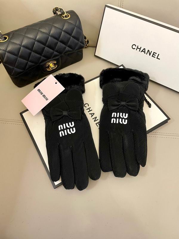 Miumiu gloves hm